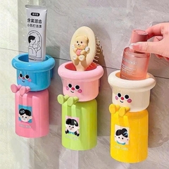 Bộ Giá Đỡ Kèm Cốc Đựng Bàn Chải Dán Tường Cute Nam Châm 17567