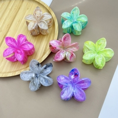 Kẹp Tóc Nhựa Hoa Sứ 5 Cánh 8cm Loan Vân 13012
