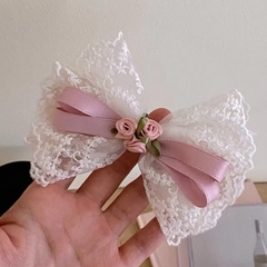 Kẹp Tóc Mỏ Vịt Nơ Ren Ruy Băng 3 Nụ Hoa Hồng Dài 13cm Xinh 17294