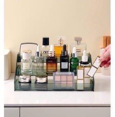 Kệ Nhựa Trong Suốt 3 Tầng Cầu Thang Tiện Dụng 16726