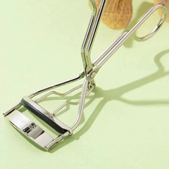 Hộp Bấm Mi Nalamie Design Your Beauty 16659