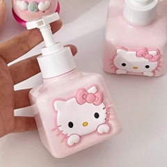 Bình Chiết Vòi Nhấn Hello Kitty 200ML 15560