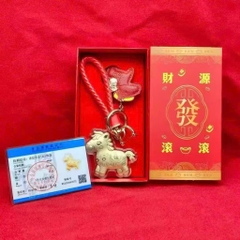 Móc Khoá Ngựa Mạ Vàng Kèm Hộp Đỏ 16611