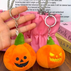 Móc Khóa Gấu Bông Quả Bí Halloween Khóa Vàng 16124