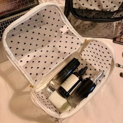 Túi Đựng Mỹ Phẩm Trong Suốt Lưới Hoạ Tiết Trái Tim 17122