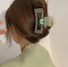 Kẹp Tóc Nhựa Xanh Cung/ Vuông Đính Tim Xinh 10222