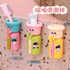 Bộ Giá Đỡ Kèm Cốc Đựng Bàn Chải Dán Tường Cute Nam Châm 17567
