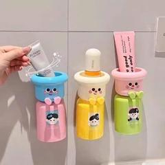 Bộ Giá Đỡ Kèm Cốc Đựng Bàn Chải Dán Tường Cute Nam Châm 17567