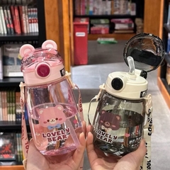 Bình Nước Nhựa Tai Gấu Lovely Bear/Wonderful Nắp Bật Kèm Dây 17330