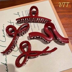 Kẹp Cung Nhựa Màu Đỏ Đô Đủ Mẫu 16433