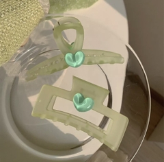 Kẹp Tóc Nhựa Xanh Cung/ Vuông Đính Tim Xinh 10222