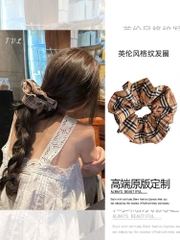 Cột Tóc Scrunchies Burberry Caro Sọc 16154