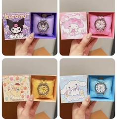 Đồng Hồ Dây Da Hoạt Hình Sanrio Kèm Hộp Cho Bé 13945