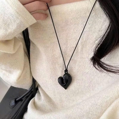 Vòng Cổ Dây Da Mặt Trái Tim Nhựa Cá Tính 15704