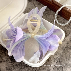 Kẹp Tóc Nhựa Hình 3 Hoa Ly Tiểu Thư 15466