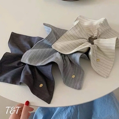 Cột Tóc Vải Scrunchies Vuông Kẻ Sọc Charm Vàng Poco 17345