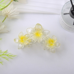 Kẹp Tóc Nhựa Hoa Sứ 3 Hoa Màu Trong 12848