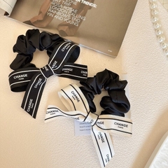 Cột Tóc Đen Nơ Chữ Change Paris 15548