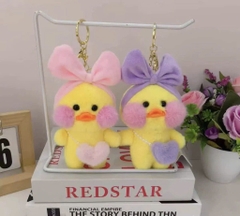 Móc Khóa Vịt Má Hồng Mỏ Cam Tai Nơ Đeo Túi Trái Tim 15544