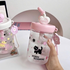 Bình Nước Nhựa Trong Suốt Nắp Tim Hoạt Hình Chia Vạch 800ml 16214