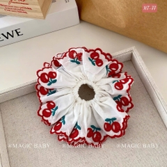 Cột Tóc Vải Scrunchies 2 Lớp Cherry Viền Đỏ 17589