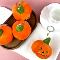 Móc Khóa Gấu Bông Quả Bí Halloween Khóa Vàng 16124
