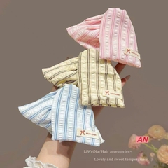 Kẹp Tóc Nhựa Cung Xoắn Vải Caro Sọc Tag Nơ Handmade 17342
