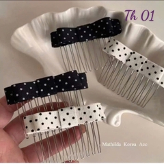 Set 2 Lược Bườm Xước Tóc Nơ Vải Chấm Bi 17714