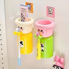 Bộ Giá Đỡ Kèm Cốc Đựng Bàn Chải Dán Tường Cute Nam Châm 17567