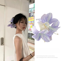 Kẹp Tóc Nhựa Hình 3 Hoa Ly Tiểu Thư 15466