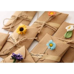 Thiệp Giấy Vintage Kèm Hoa Khô ( 7X 10.5cm) 3145