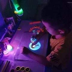 Đèn Pin Chiếu 24 Họa Tiết Hoạt Hình Đủ Mẫu 15458