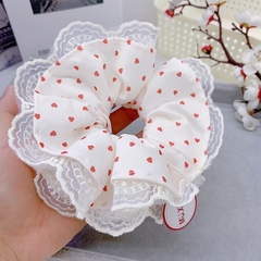 Cột Tóc Scrunchies 4 Lớp Vải Trắng Hoạt Tiết Đỏ Phối Ren 16155