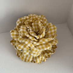 Kẹp Tóc Nhựa Cung Bông Hoa Vải Trà Caro 15692