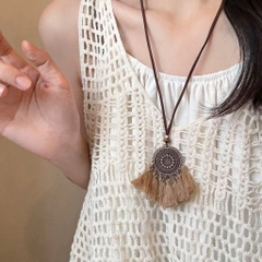 Vòng Cổ Dài Dây Da Mặt Tròn Đá Tua Rua 17468