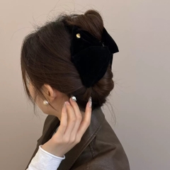 Kẹp Tóc Nhựa Cung Vải Nhung Trơn Đính Charm Xoắn 16431