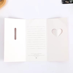 Thiệp Dài Gấp 3 Họa Tiết Nổi Có Kẻ Ngang 15608