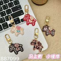 Móc Khoá Khoen Mặt Charm Ngựa 16545