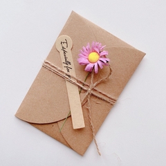 Thiệp Giấy Vintage Kèm Hoa Khô ( 7X 10.5cm) 3145