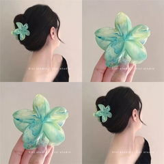 Kẹp Tóc Nhựa Hoa Sứ 5 Cánh 8cm Loan Vân 13012