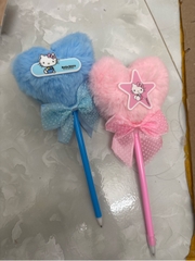 Bút Bi Gắn Cục Bông Trái Tim Thắt Nơ Kitty 16487
