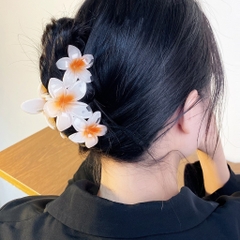 Kẹp Tóc Nhựa Hoa Sứ 3 Hoa Thời Trang 12798