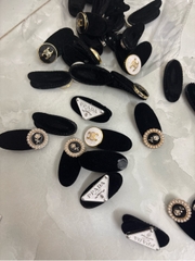 Set 2 Kẹp Nhung Đen Bầu Dục Mini Đính Charm 16156