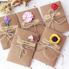 Thiệp Giấy Vintage Kèm Hoa Khô ( 7X 10.5cm) 3145