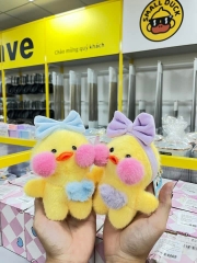 Móc Khóa Vịt Má Hồng Mỏ Cam Tai Nơ Đeo Túi Trái Tim 15544