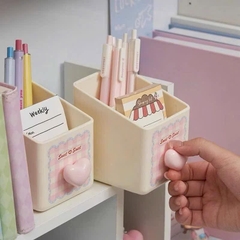 Ống Kệ Đựng Bút 2 Ngăn Caro Sweet Sweet 16108