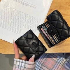 Ví Da Nữ Nút Bấm Nhiều Ngăn Màu Đen Hoa Trà 16400