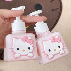 Bình Chiết Vòi Nhấn Hello Kitty 200ML 15560