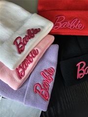 Mũ Len Thêu Chữ BARBIE Thời Trang 15726