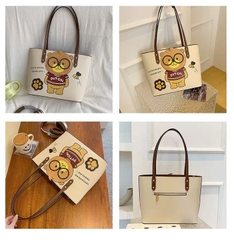 Túi Da Đeo Vai Hoạ Tiết Gấu Thời Trang 13908